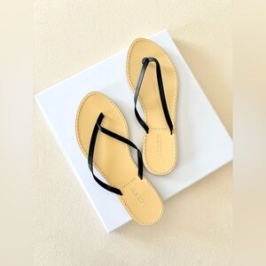 J.Crew Made in Italy Black Leather Flip Flop Sandals Size 7 NWOT